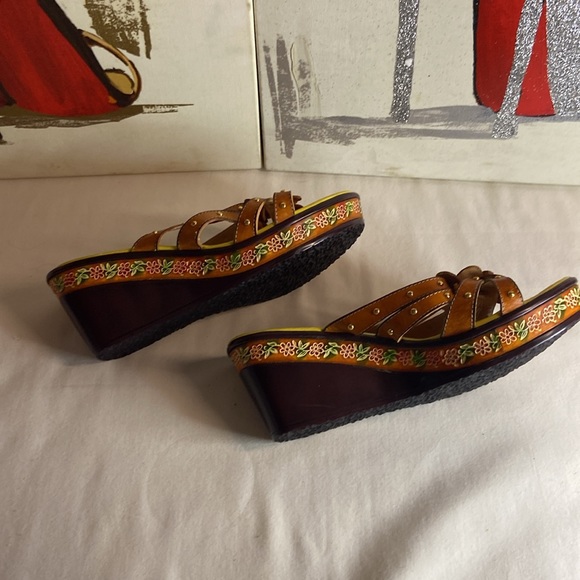 EUC Bamboo 54 wedge Sandals leather floral straps - Picture 4 of 10